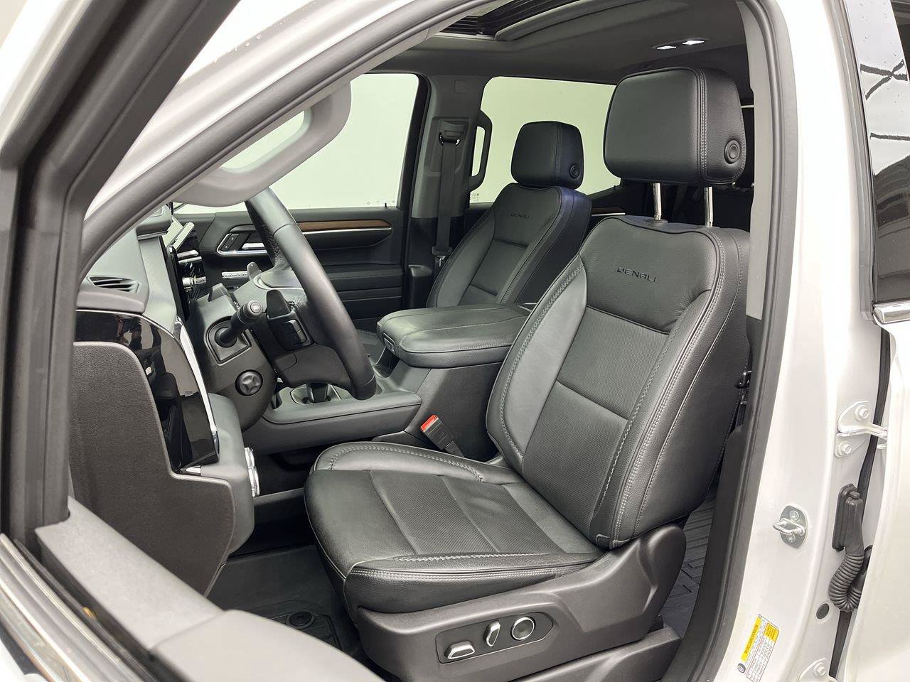 Certified 2024 GMC Sierra 1500 Denali AWD/4WD image 12