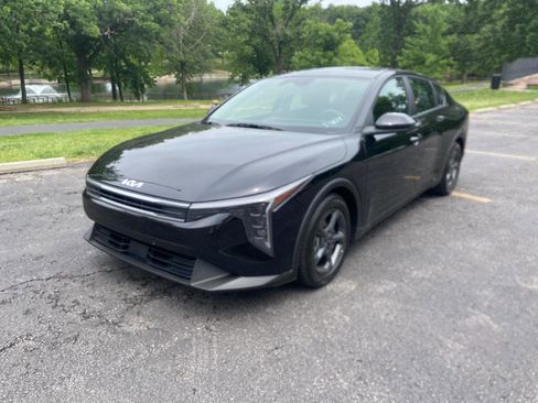 Used 2025 Kia K4 FWD image 1