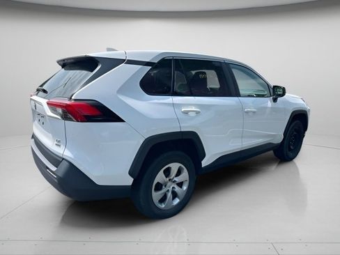 Used 2022 Toyota RAV4 LE w/ Carpet Mat Package (TMS) AWD/4WD image 6