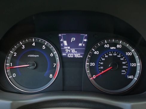 Used 2013 Hyundai Accent GLS FWD image 16