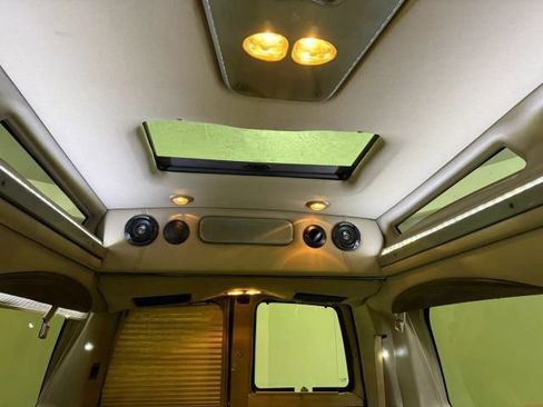 Used 2017 Chevrolet Express 2500 image 29