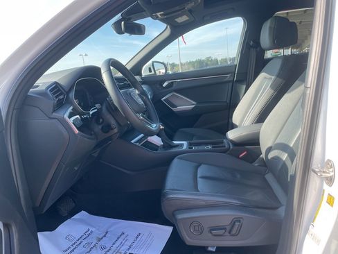 Used 2025 Audi Q3 2.0T Premium image 11