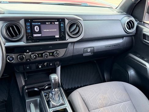 Used 2019 Toyota Tacoma TRD Off-Road AWD/4WD image 17