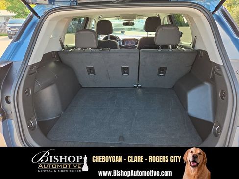 Used 2024 GMC Terrain SLE AWD/4WD image 17