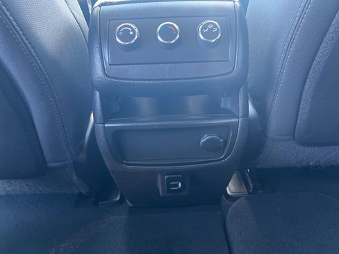 Used 2017 Chevrolet Traverse LT image 34
