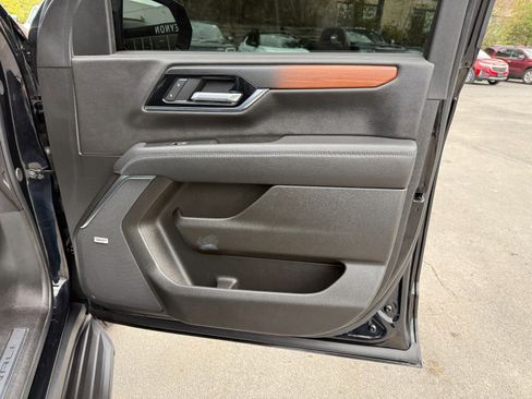 Used 2025 GMC Yukon Denali image 24