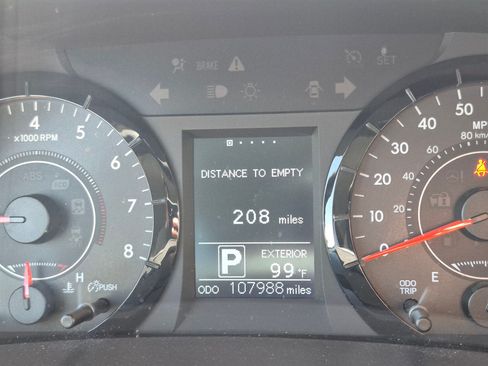 Used 2016 Toyota Sienna LE AWD/4WD image 23