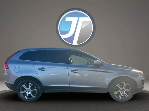 Used 2011 Volvo XC60 T6 image 4
