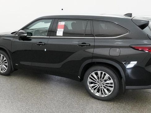 New 2026 Toyota Highlander Platinum AWD/4WD image 36