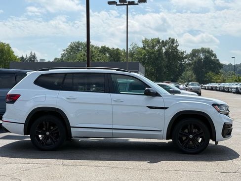Used 2023 Volkswagen Atlas SEL R-Line AWD/4WD image 33