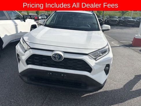 Used 2021 Toyota RAV4 XLE AWD/4WD image 8