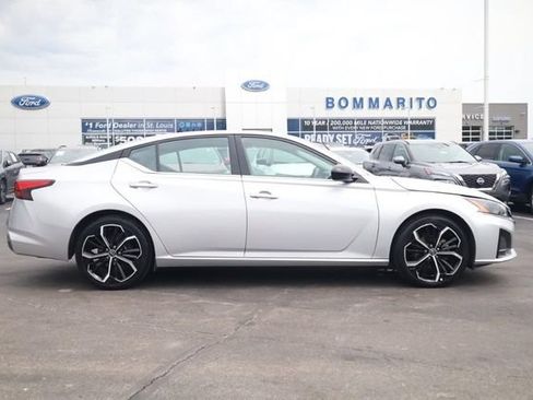 Used 2024 Nissan Altima 2.5 SR FWD image 4