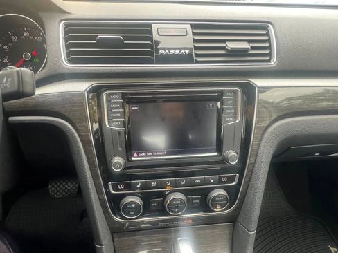 Used 2018 Volkswagen Passat 2.0T SE image 14