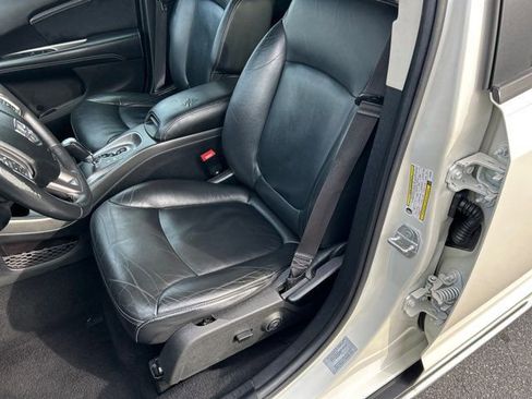 Used 2017 Dodge Journey Crossroad w/ Popular Equipment Group image 16