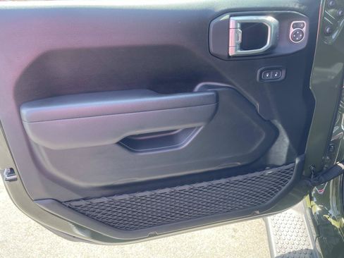 Used 2022 Jeep Wrangler Sport AWD/4WD image 14