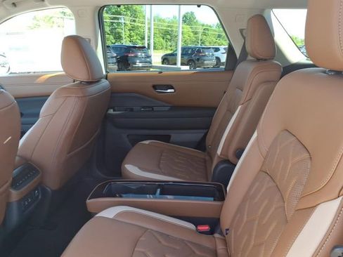 New 2026 Nissan Pathfinder Platinum AWD/4WD image 8