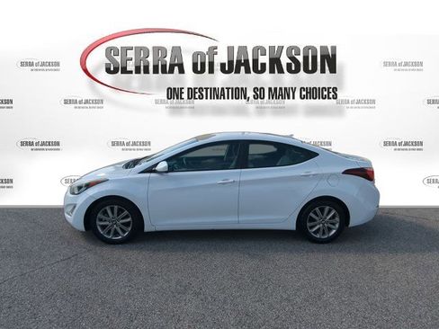 Used 2016 Hyundai Elantra SE w/ Option Group 02 FWD image 5