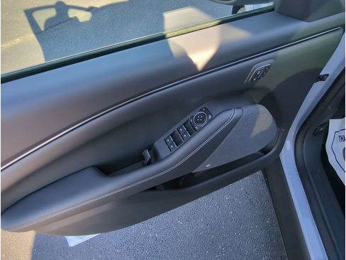 New 2025 Ford Mustang Mach-E Premium image 12