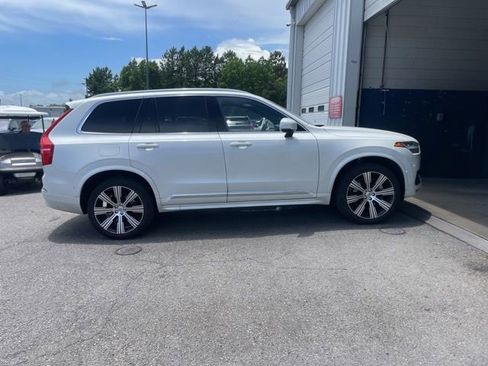 Used 2024 Volvo XC90 B6 Ultimate w/ Lounge Package AWD/4WD image 2