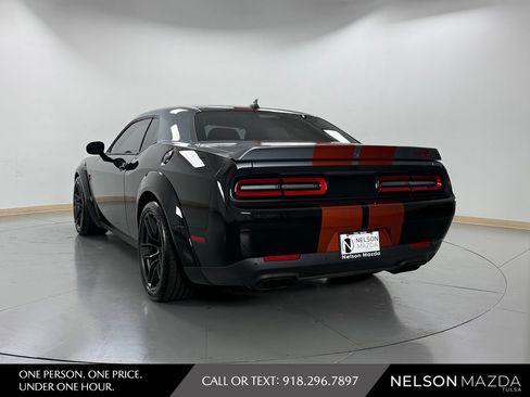 Used 2018 Dodge Challenger SRT Hellcat RWD image 8