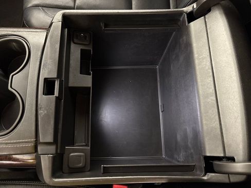 Used 2017 GMC Yukon SLT RWD image 40