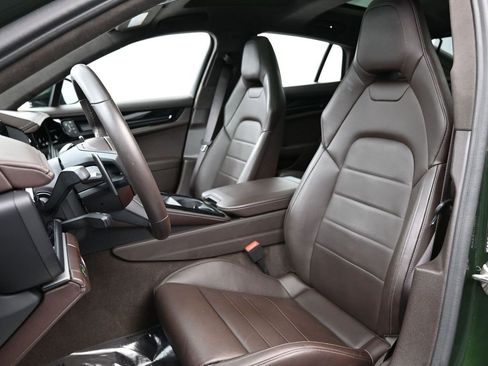 Used 2025 Porsche Panamera 4S image 4