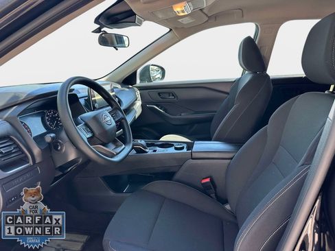 Used 2025 Nissan Rogue S AWD/4WD image 17