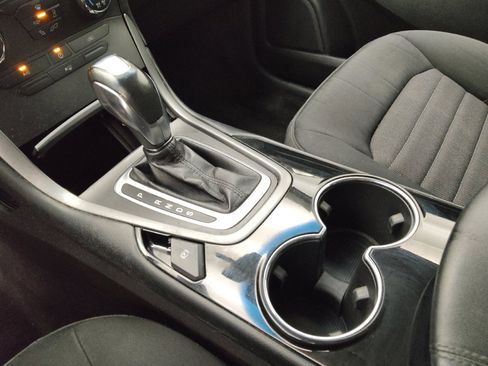 Used 2015 Ford Edge SE AWD/4WD image 26