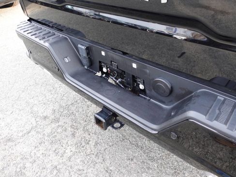 Used 2024 GMC Sierra 1500 AT4 w/ AT4 Premium Package image 28