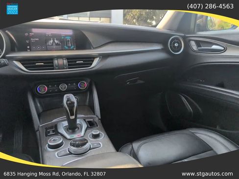 Used 2021 Alfa Romeo Stelvio Ti w/ Nero Edizione AWD/4WD image 19