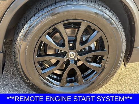 Used 2017 Nissan Rogue SV FWD image 8