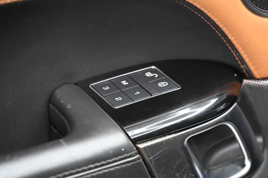 Used 2019 Land Rover Range Rover Sport Supercharged AWD/4WD image 18