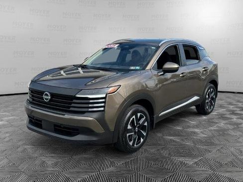 Certified 2025 Nissan Kicks SV w/ SV Premium Package AWD/4WD image 1