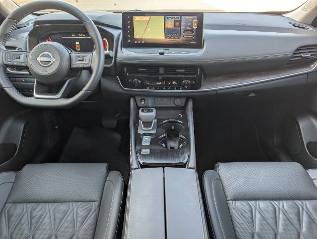 Used 2024 Nissan Rogue Platinum FWD image 25
