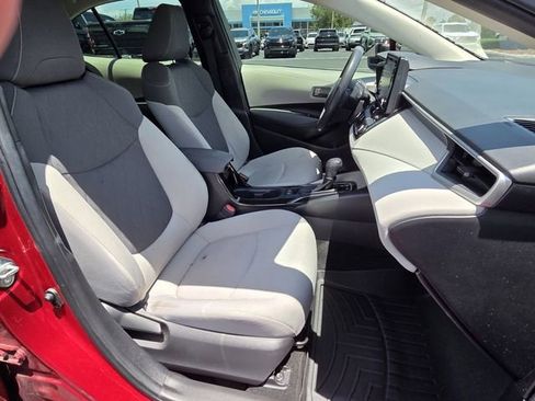 Used 2022 Toyota Corolla LE FWD image 17