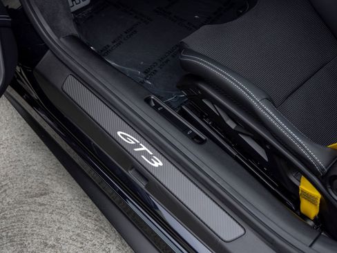 Certified 2026 Porsche 911 GT3 RWD image 32