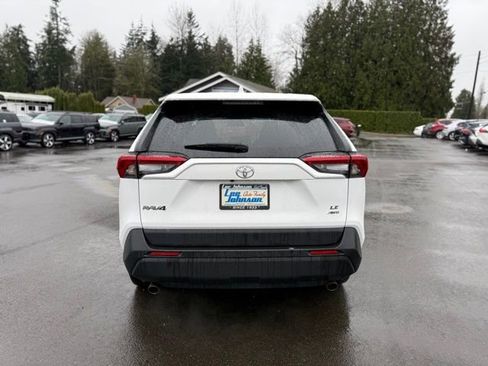 Used 2022 Toyota RAV4 LE image 15