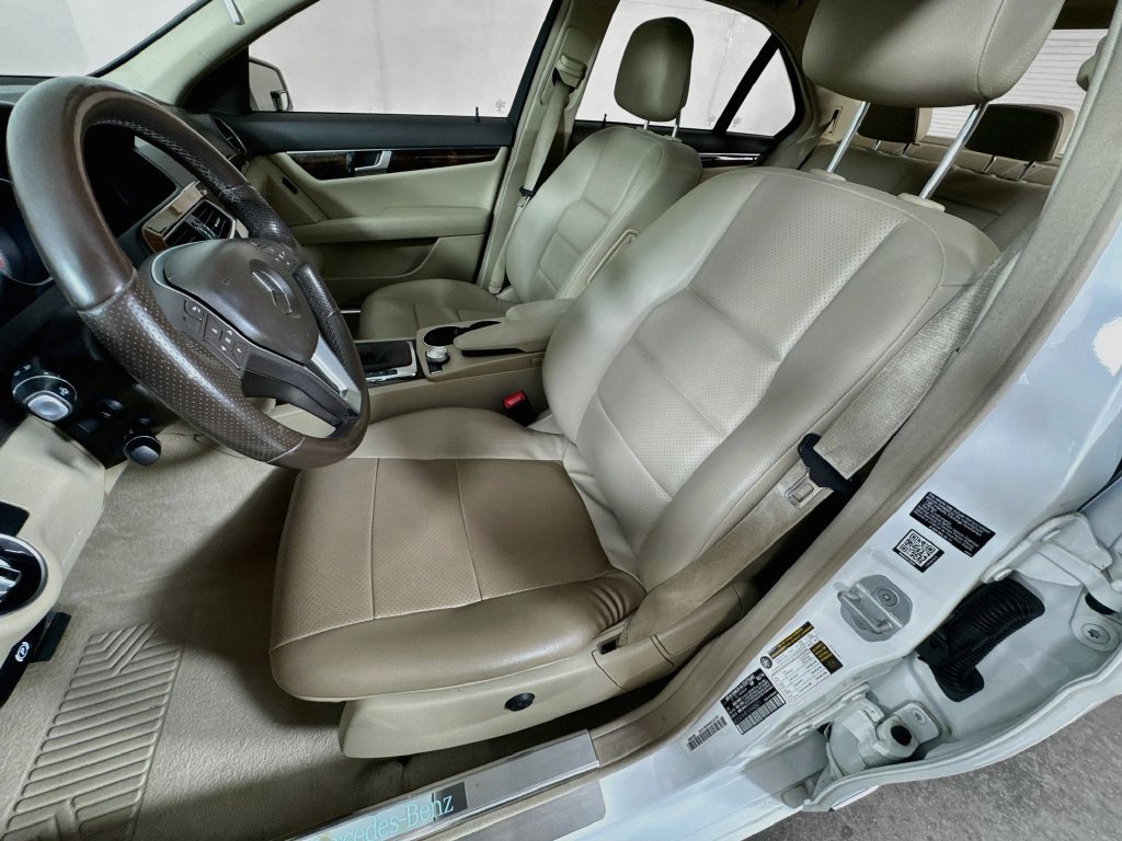 Used 2014 Mercedes-Benz C 250 Sedan image 24