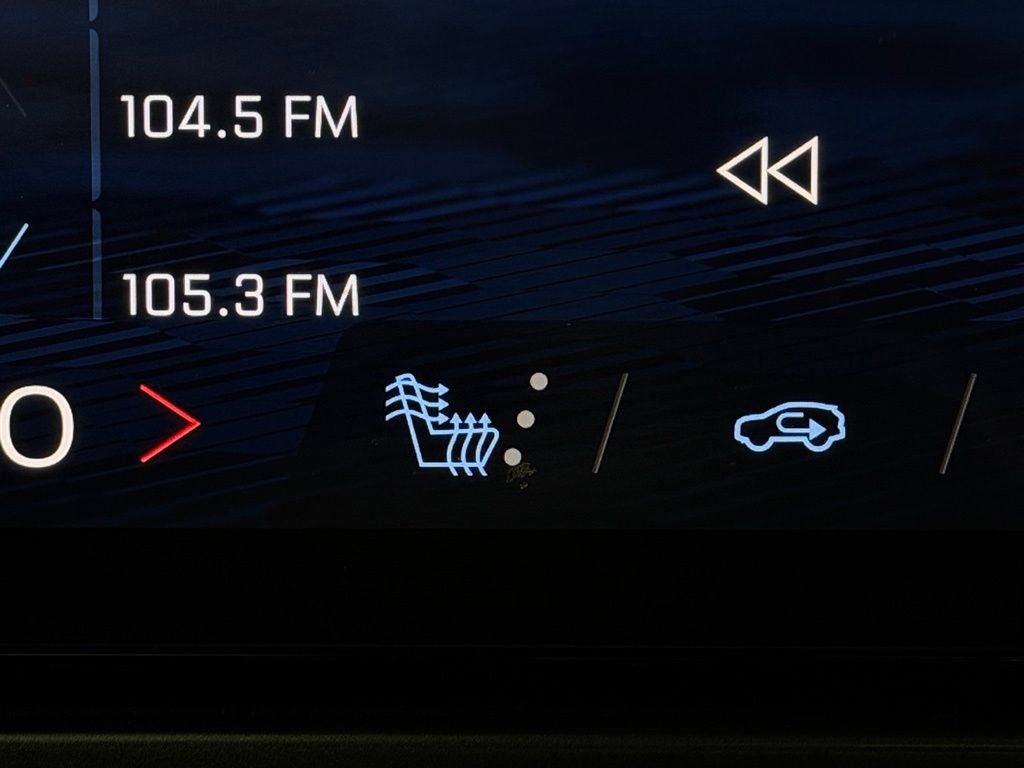 Used 2024 Chevrolet Equinox EV RS FWD image 19