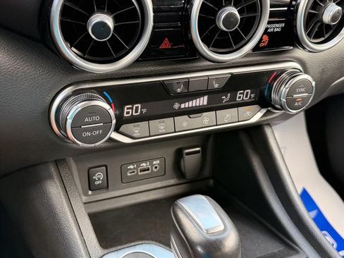 Used 2025 Nissan Sentra SR w/ Midnight Edition FWD image 21