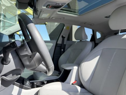 Used 2024 Hyundai Kona Limited FWD image 33