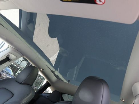 Used 2025 Tesla Model Y Long Range image 20