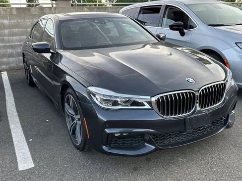 Used 2019 BMW 750i RWD image 2
