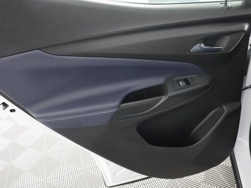 Used 2023 Chevrolet Bolt EUV LT w/ Convenience Package image 24