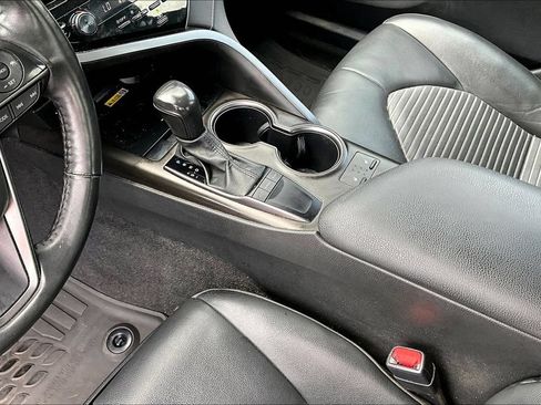 Used 2023 Toyota Camry SE w/ Cold Weather Package FWD image 15