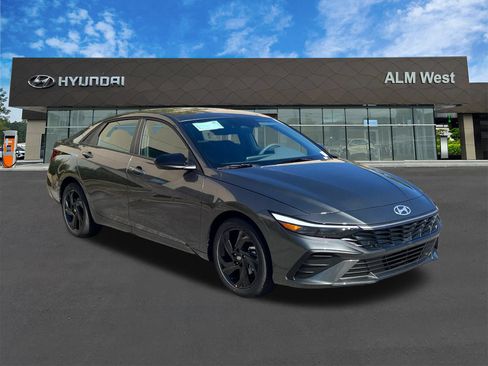 Used 2026 Hyundai Elantra Sport FWD image 3
