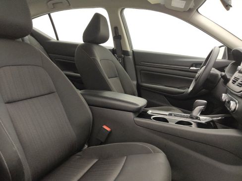 Used 2024 Nissan Altima 2.5 SV image 21