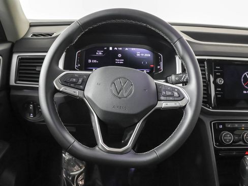 Used 2023 Volkswagen Atlas SEL AWD/4WD image 25