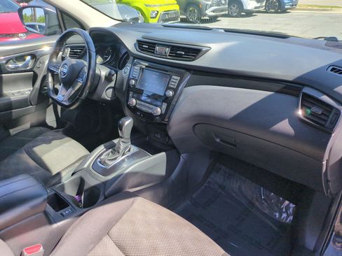 Used 2020 Nissan Rogue Sport SV w/ All-Weather Package AWD/4WD image 32