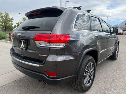 Used 2017 Jeep Grand Cherokee Limited w/ Luxury Group II AWD/4WD image 8